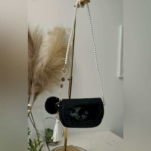 EUC DIOR POUCH CROSSBODY authentic - Picture 3 of 14